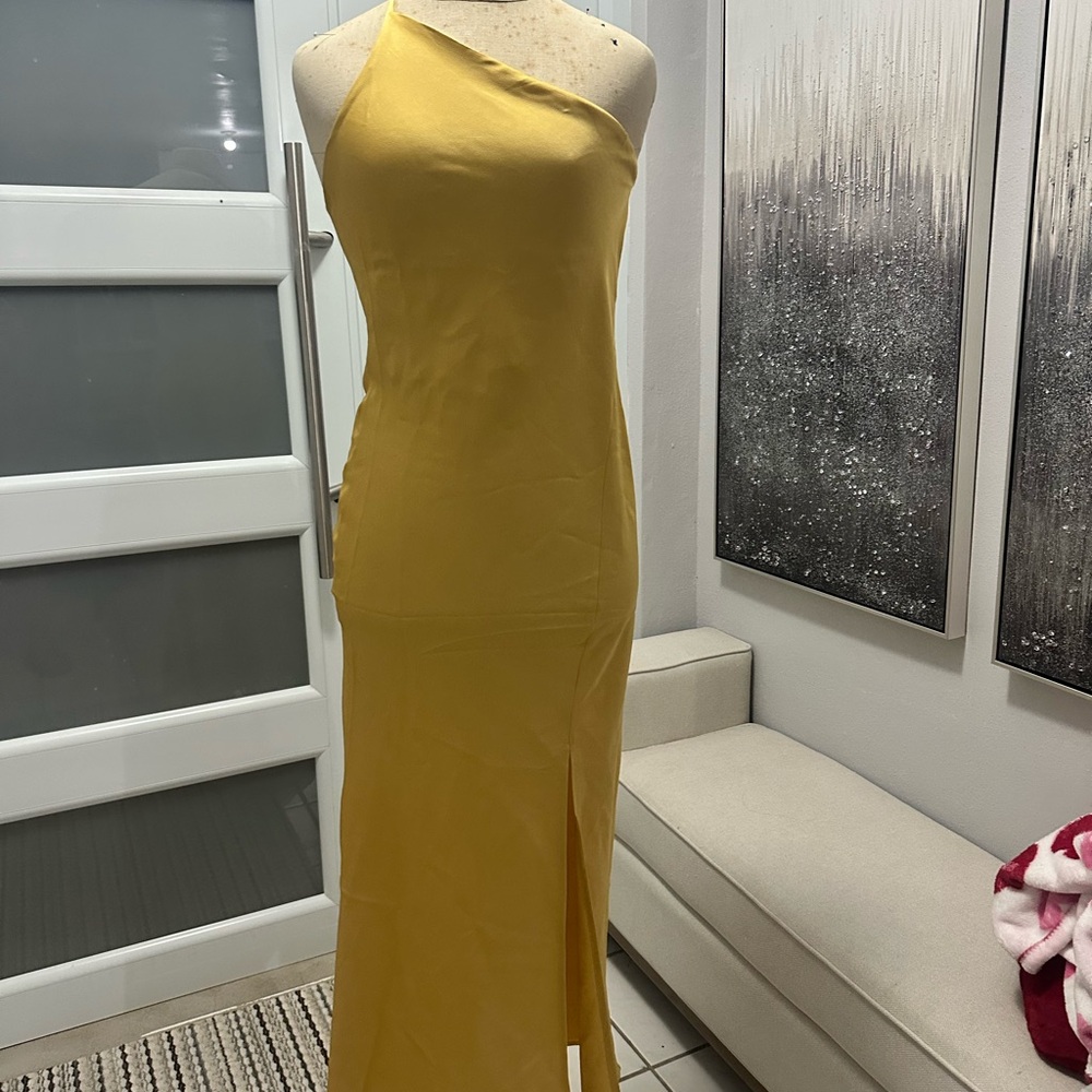 2x$40- Elegant One-Shoulder Yellow Maxi Dress